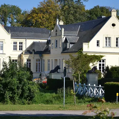 Feriengut Dalwitz Gutshaus Holiday home